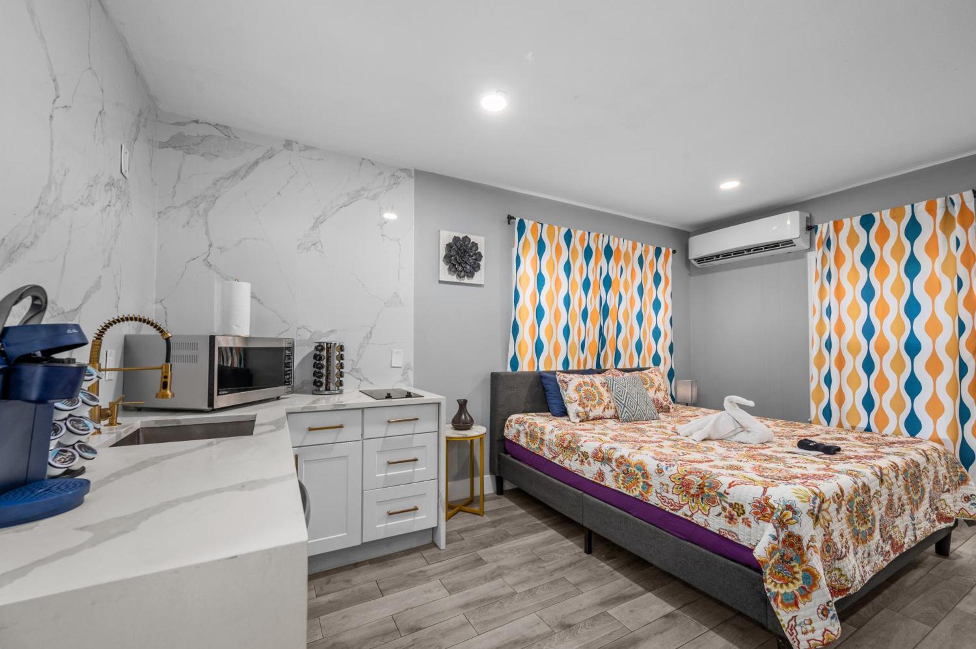 Chic Studio Apt In Central Houston With Free Park Apartman Kültér fotó
